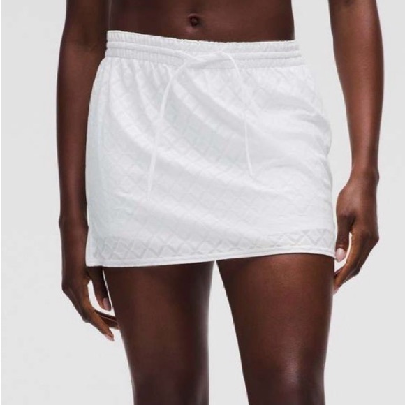 lululemon athletica Dresses & Skirts - Lululemon Athletica NWT White Textured Mesh Tennis Skirt